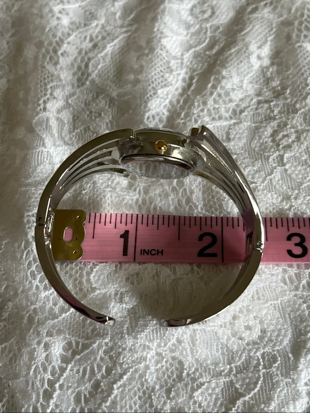 Wincci Two-Tone Cuff Watch with White Dial